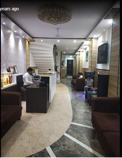 Tjs Royal Hotel Delhi  Exteriör bild